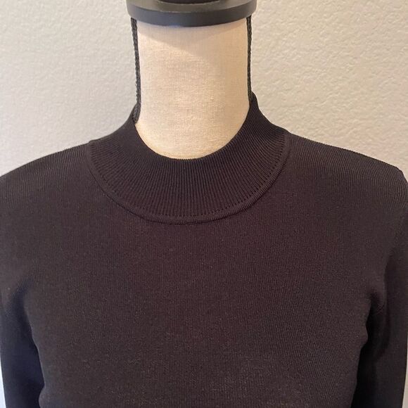Mock Neck Long Sleeve Knit Sweater. Size: Medium Color: Black - Picture 4 of 9